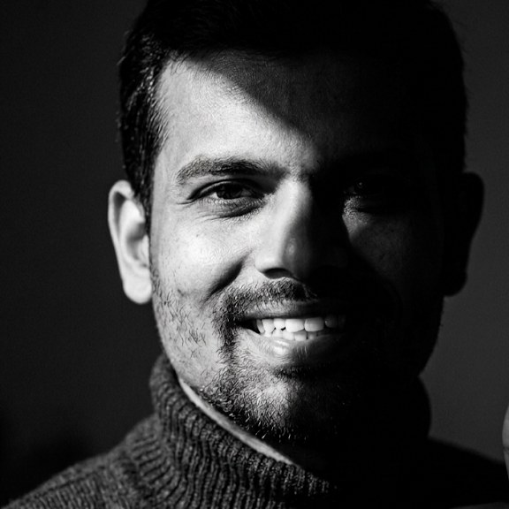 Portrait of Shashi, yoga and breathwork instructor